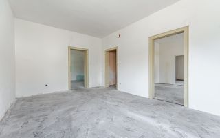 Casă spațioasă pentru familie mare. Curte generoasă, zonă accesibilă! - Poză 10