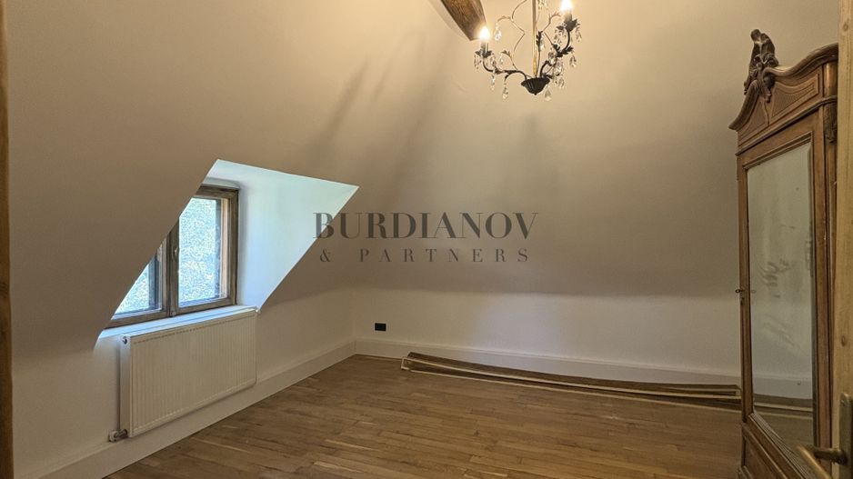 Spațiu de birouri - apartament cu 4 camere- Mansarda în vila -Kiseleff - Poză 10