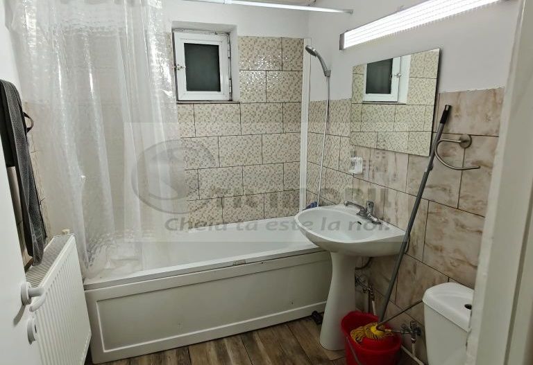 Apartament 2 camere decomandat - 56 mp - Nicolina - 400€ - Poză 8