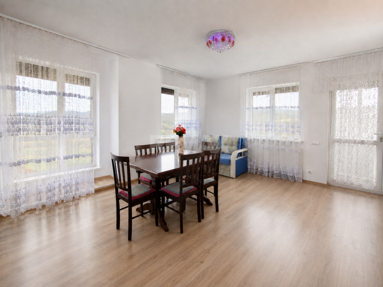 Casă generoasă cu 2 Nivele și confort modern – 10 Ari, Băcioi (sat Frumușica) - Poză 7