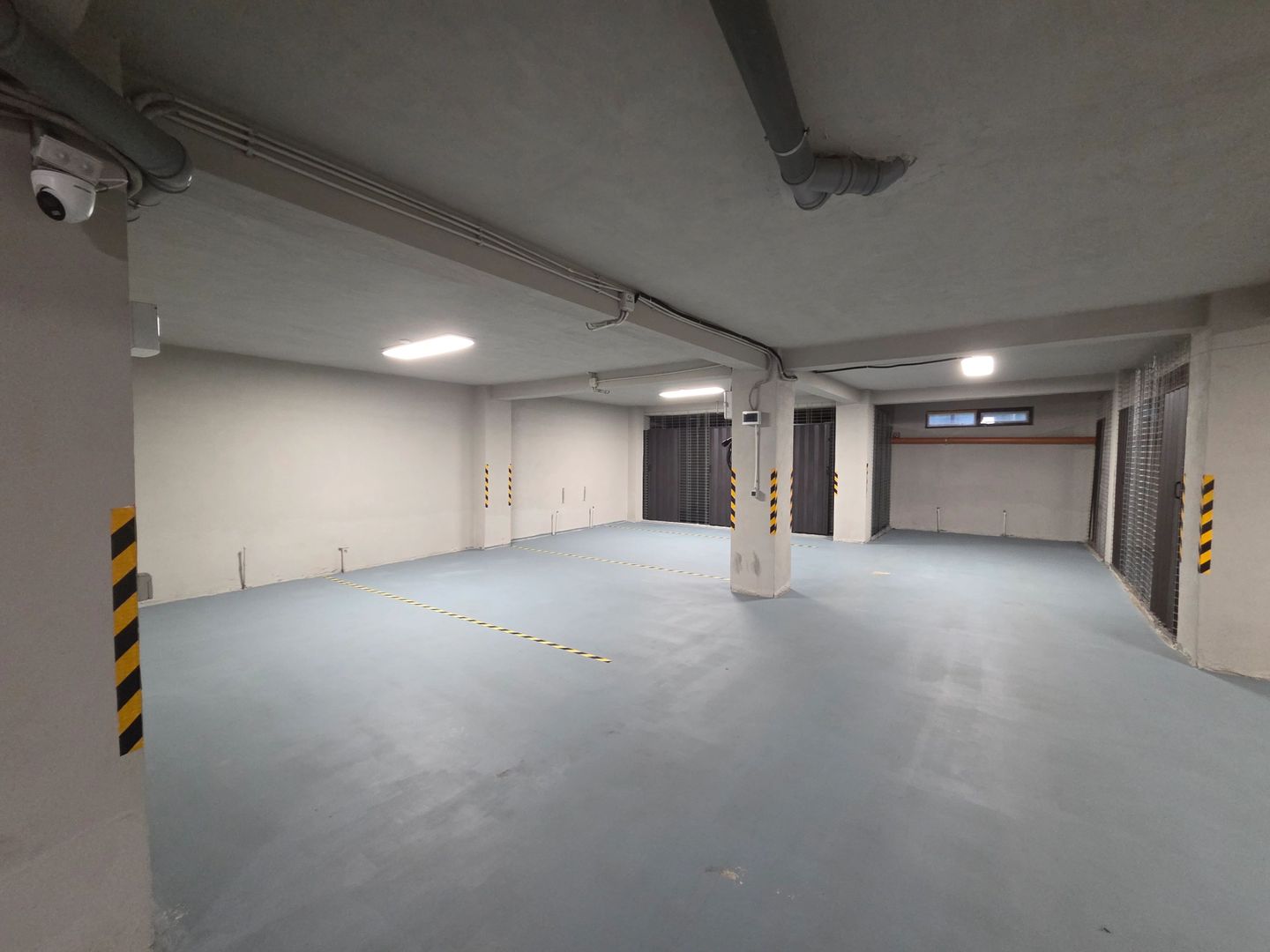 Spatiu subsol 227mp cu parcari subterane si boxe - Poză 5