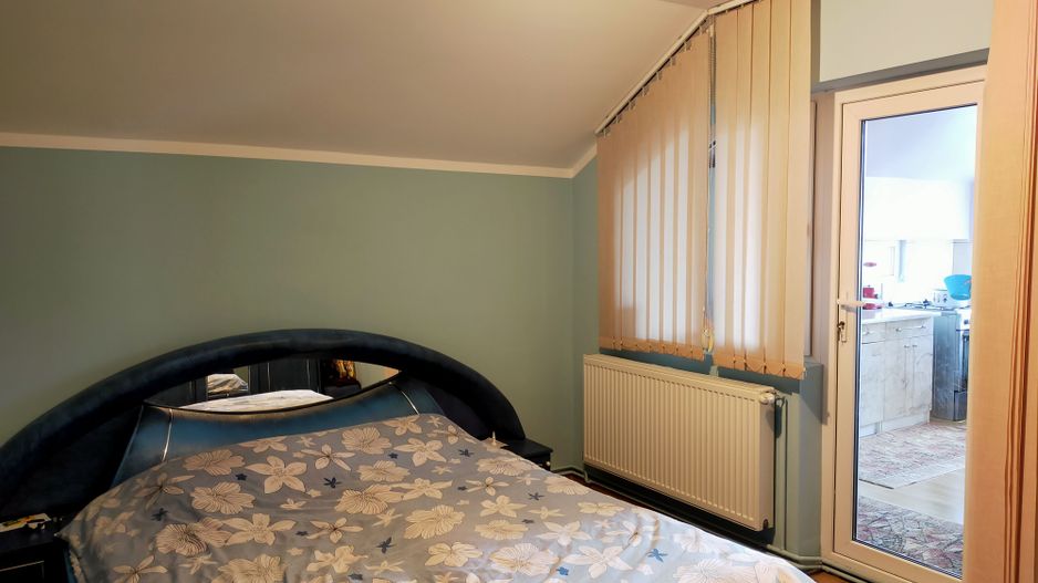 Casa cu 3 apartamente în Dumbravita aproape de pădure - Poză 6