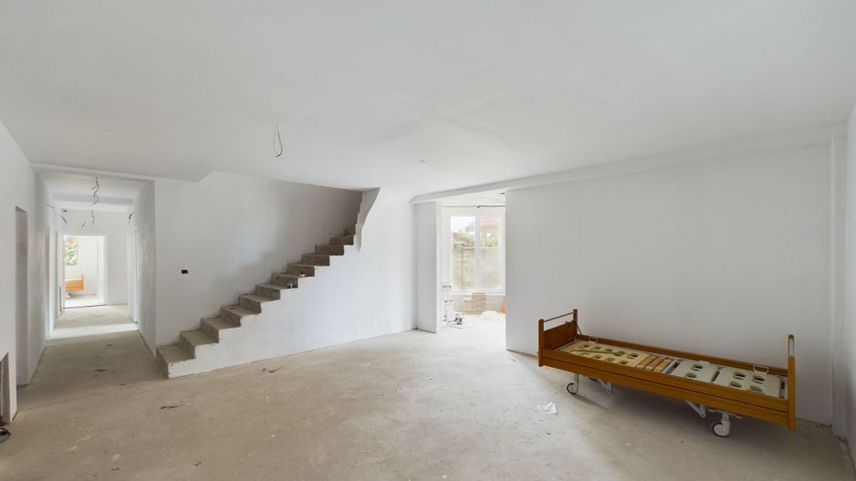 Casă cu destinații multiple în Gai - Poză 9