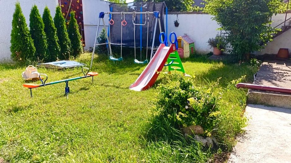 Casa individuala spatioasa si teren mare, pozitie excelenta, Sacalaz - Poză 2