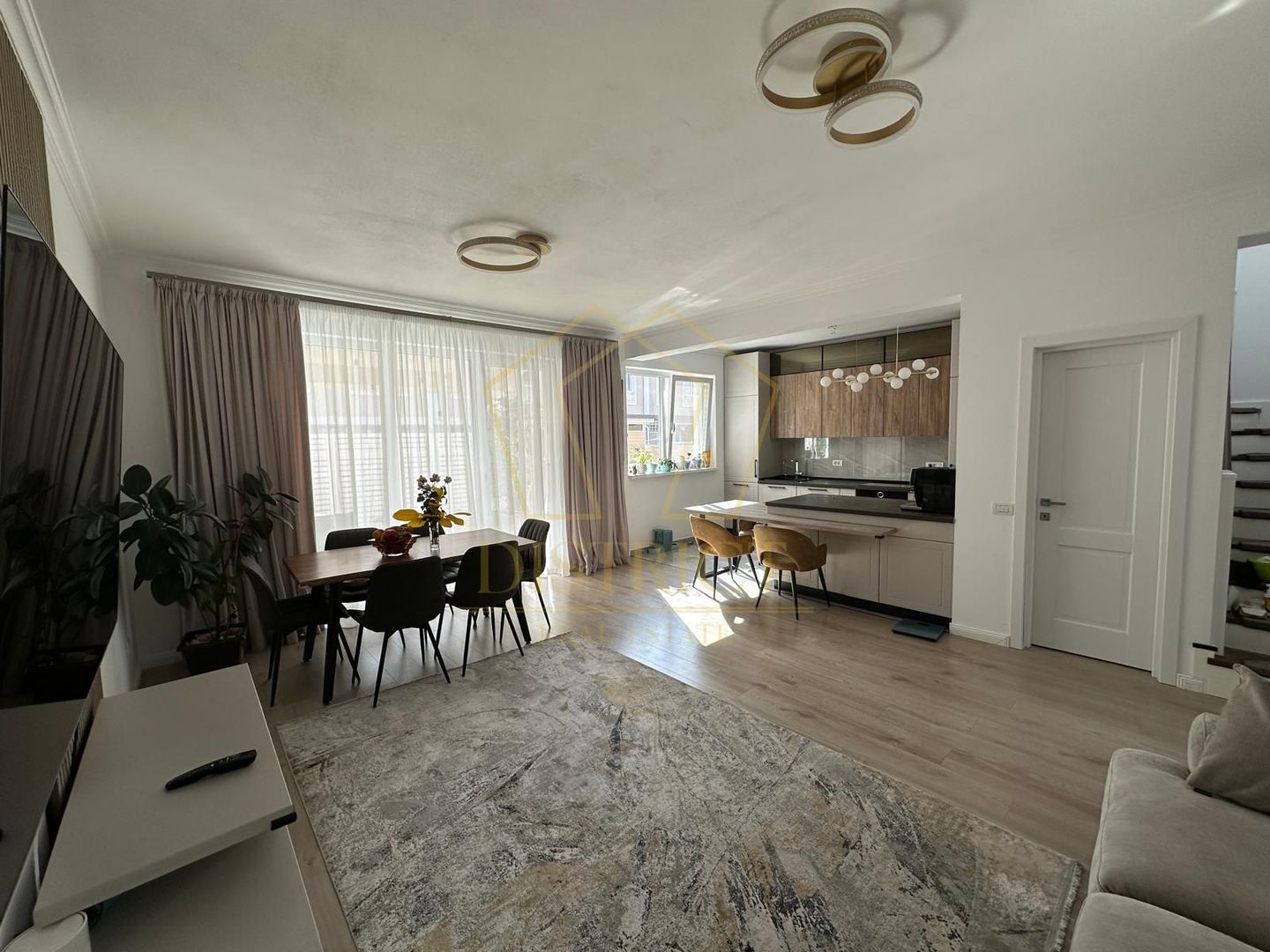 Duplex superb cu 5 camere  si terasa | Giroc - Poză 1