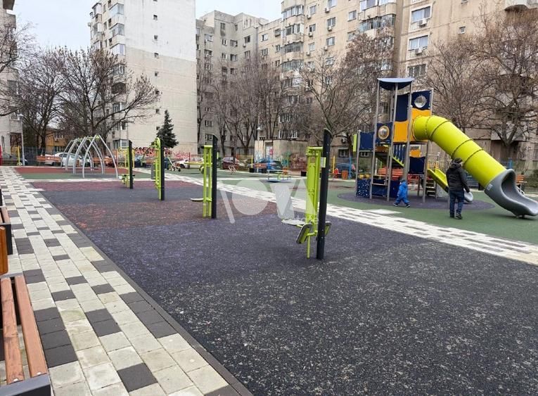 De închiriat: apartament 4 camere- centrala termica - Panduri -metrou - Poză 16