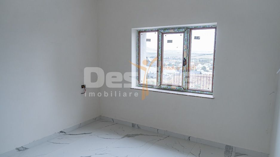 Apartament cu doua camere in bloc nou zona Pietricica. - Poză 3