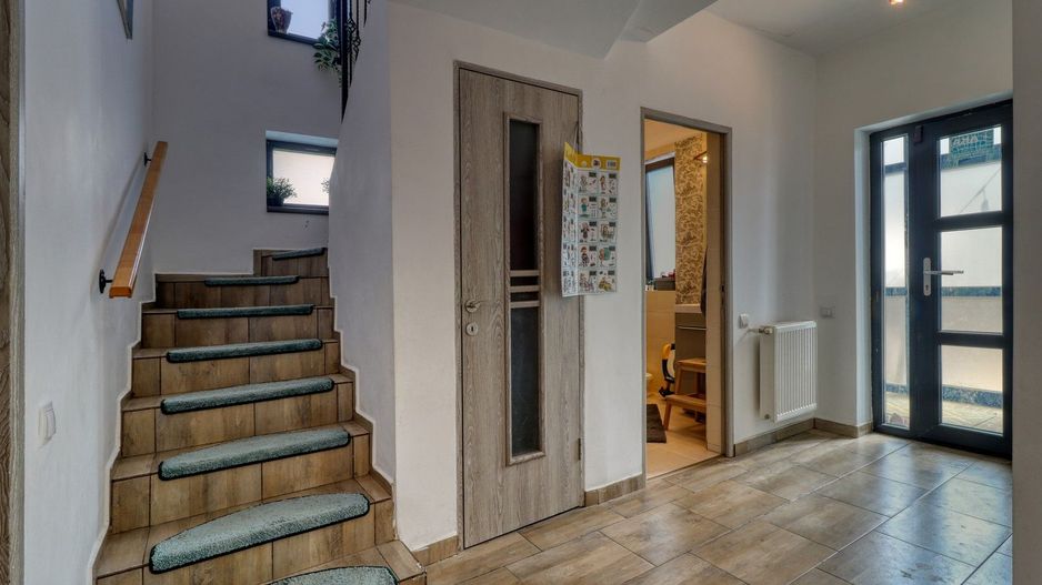 Tunari- Vilă individuală -4 camere si gradina- - Poză 25