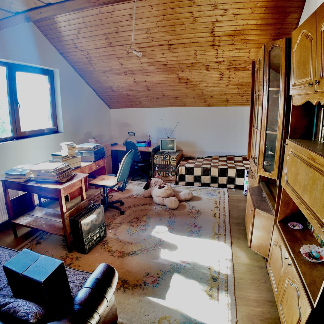 Casa de vanzare in Targoviste - 5 camere, 2 garaje, teren generos - Poză 18