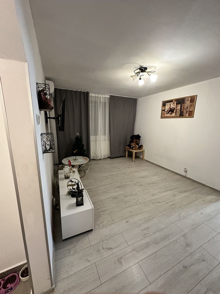 Apartament 3 camere Bld Brancoveanu, zona Huedin. - Poză 3