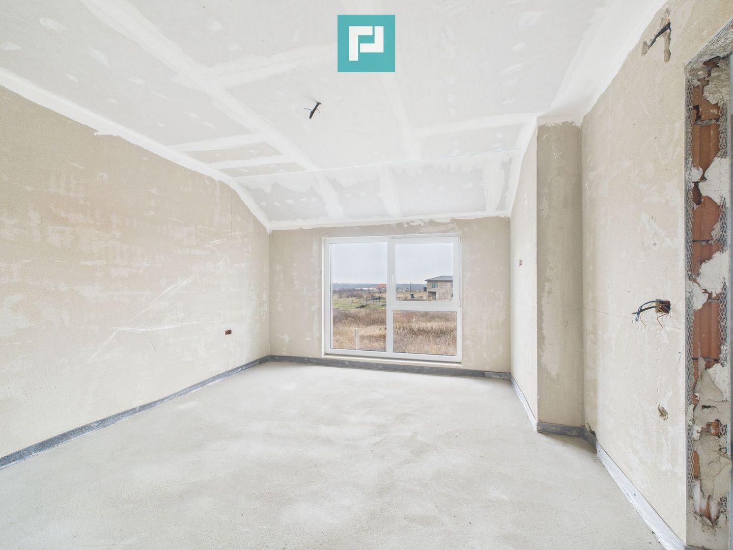 Duplex semi-finisat cu 3 camere, 3 băi în Pișchia - Poză 6