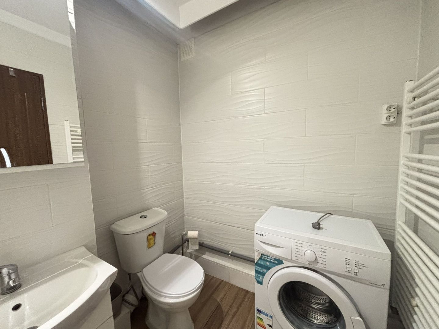 2 camere strada Toamnei in Centrul Civic. - Poză 8