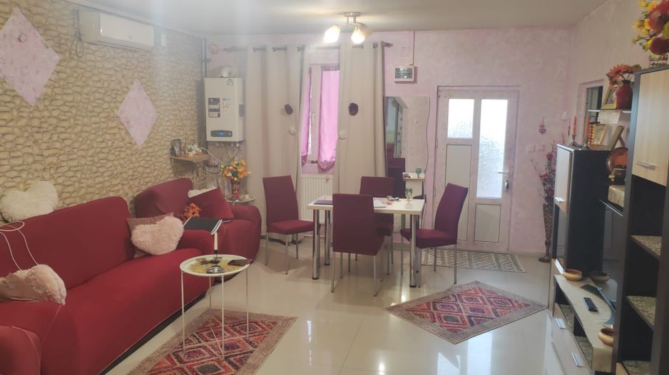 Casa pe parter individuala la pret de apartament - Poză 1