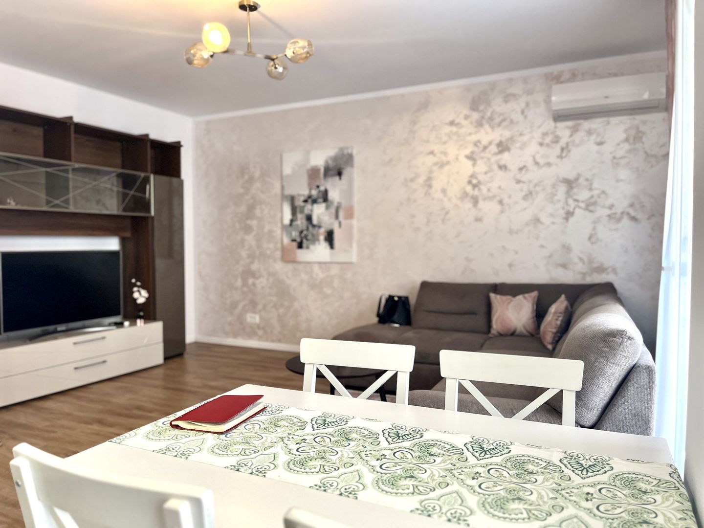 Apartament 2 camere, elegant amenajat, loc subteran, in zona Aradului - Poză 6