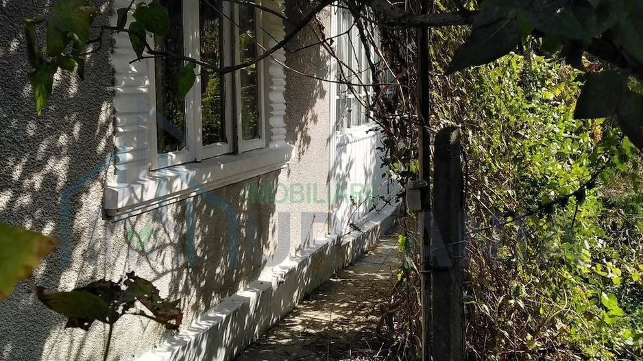 Casă tradițională de vânzare în Poieni, la 11 km de Motel Bucium, pe DN 24 (Iași - Vaslui) - Poză 2