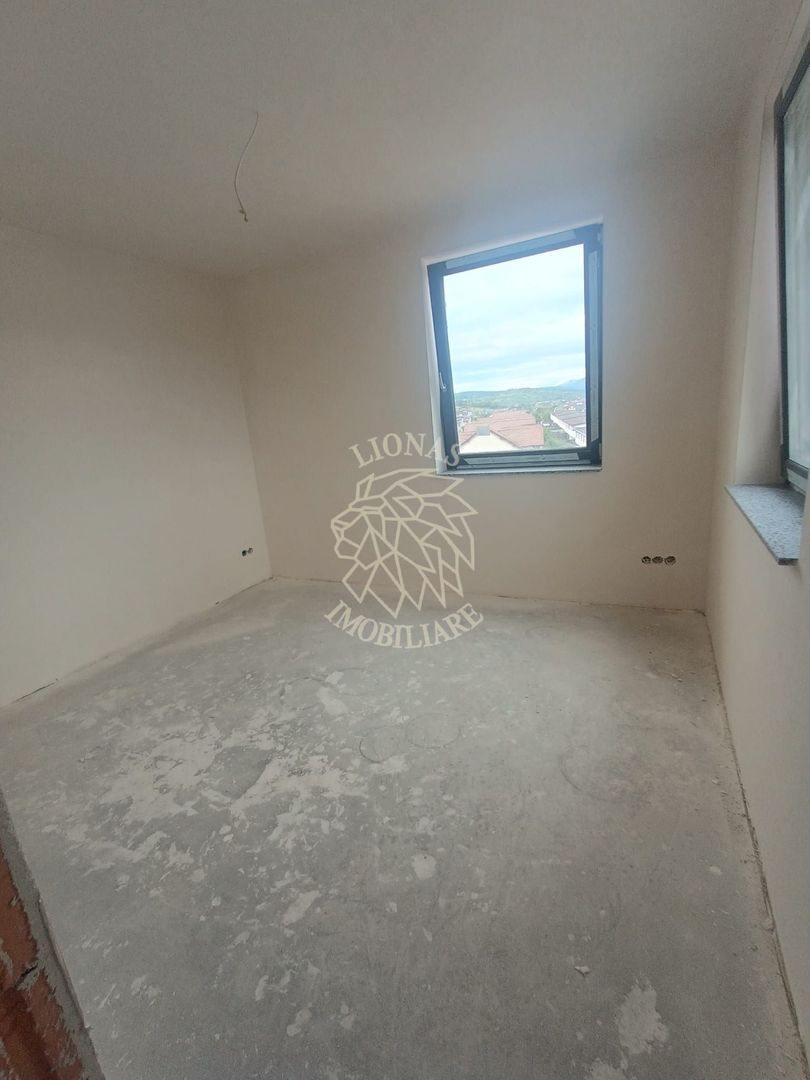 Apartament 3 camere, balcon, et 1 - Nou Finisat la cheie- Zona Terra - Poză 1