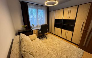 Apartament cu 2 camere, decomandat, 58mp, zona UMF - Poză 4