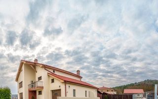 Proprietate Spațioasă Jucu de Mijloc - Ideală ca Locuință sau Afaceri - Poză 1