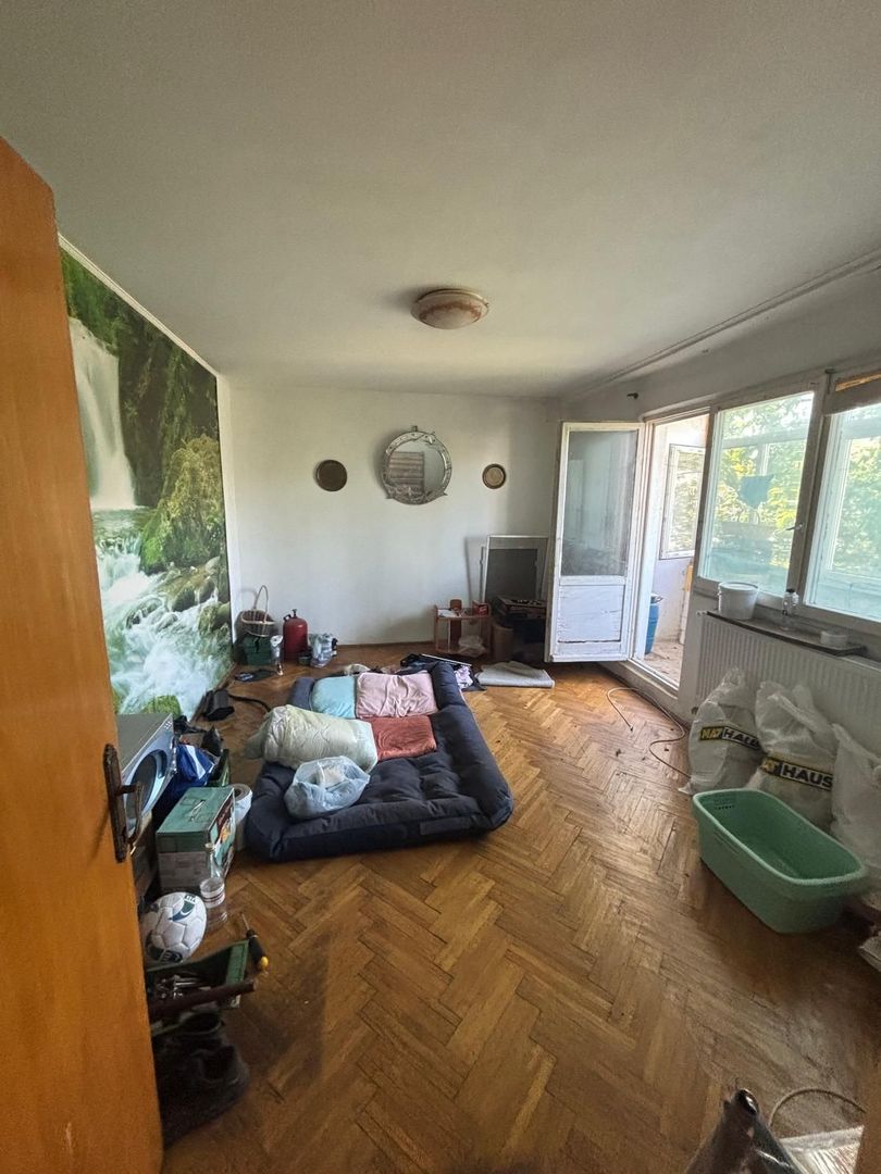 De vanzare apartament 3 camere Titan, aproape de IOR, metrou, scoala Garcia - Poză 1