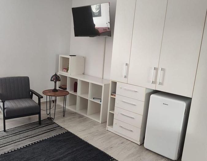 Garsonieră 5 min metrou Obor, complet renovată si mobilată– Str. Oboru - Poză 2