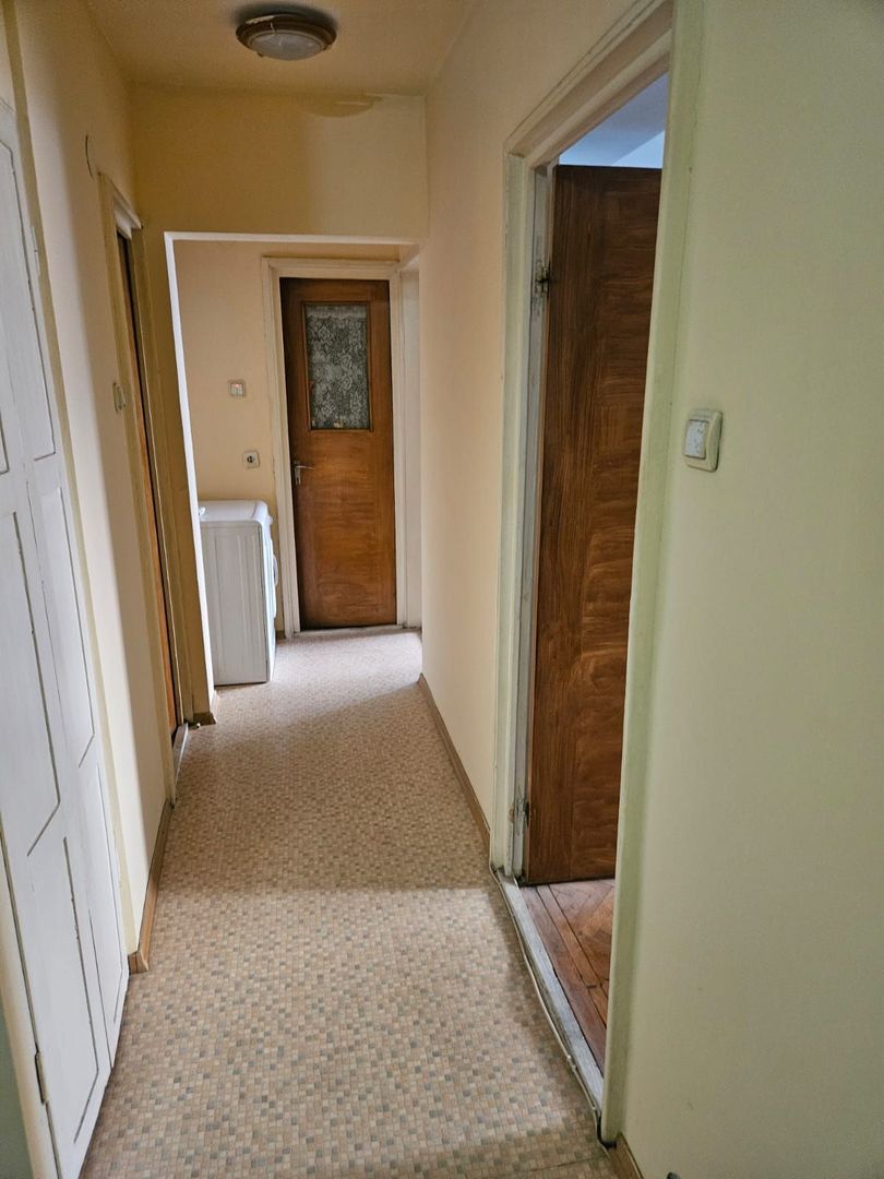 Inchiriere apartament 3 camere, cazare muncitori - Poză 1