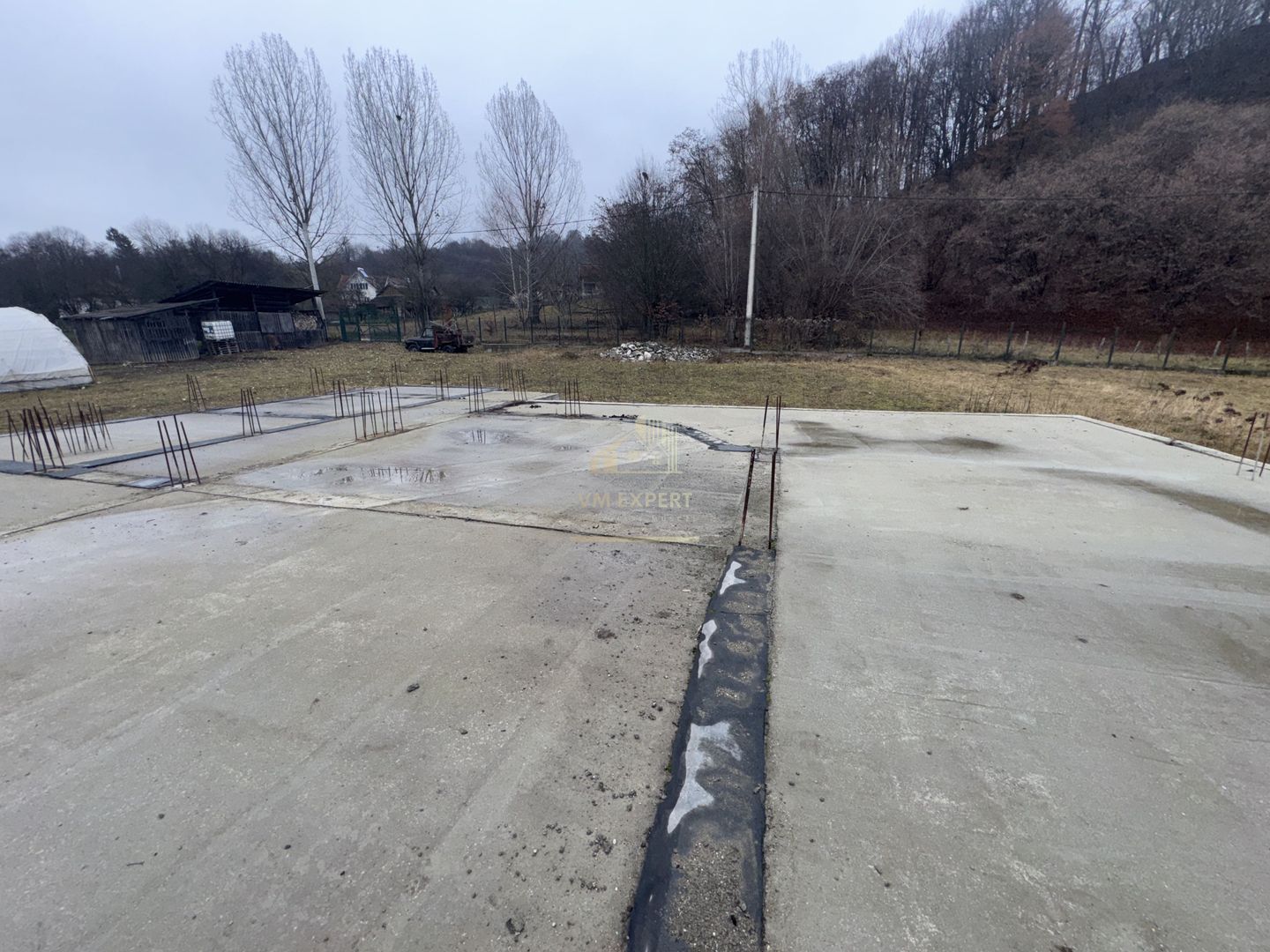 TEREN INTRAVILAN 2200 MP CAMPULUNG ARGES - Poză 10