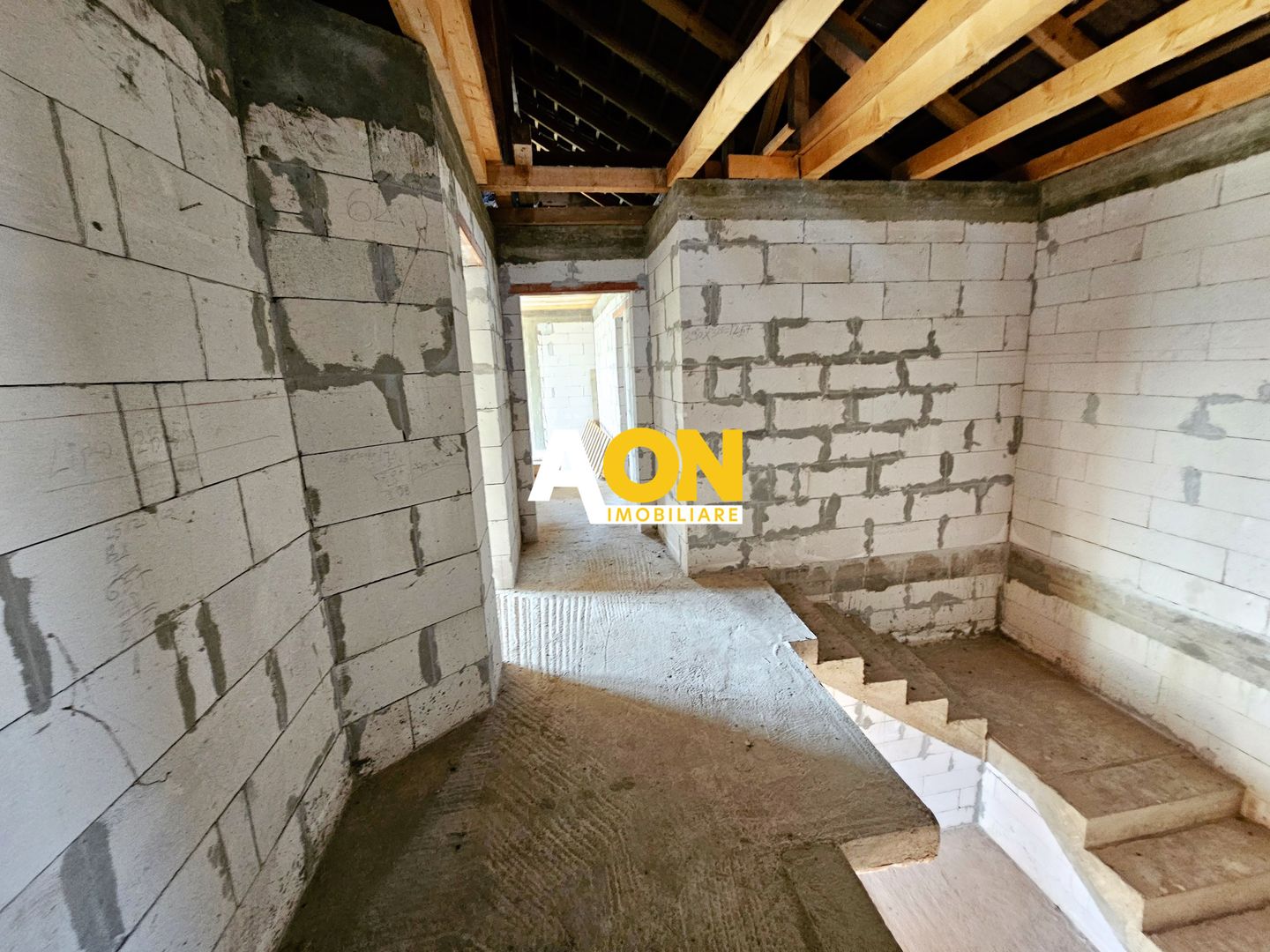 Casa la rosu, 4 camere, 301 mp teren, P+1, zona Alba-Micesti - Poză 13