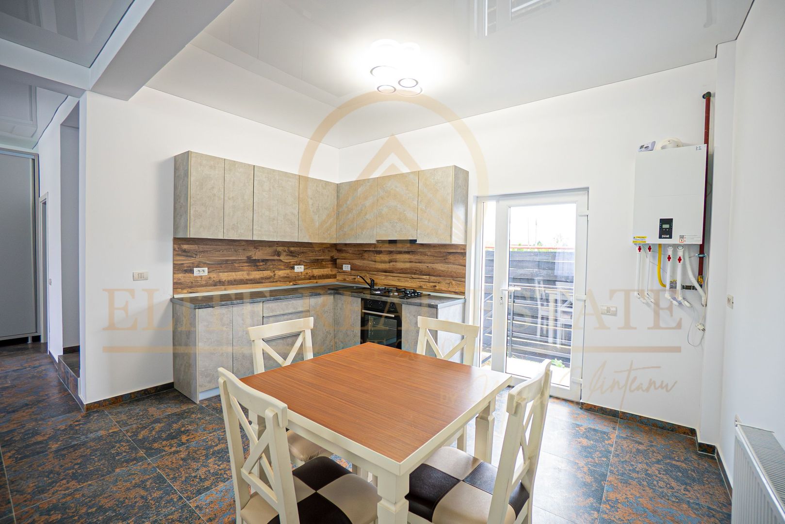 Casă în Mamaia Nord cu curte și parcare – disponibilă imediat! - Poză 3
