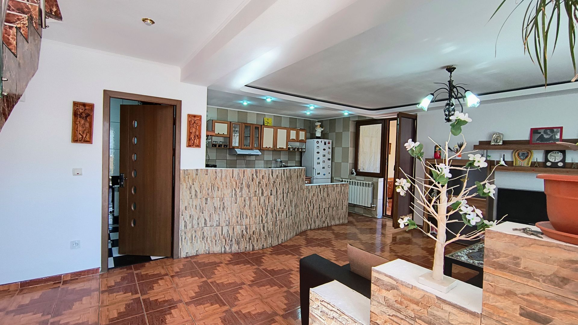 Năvodari | Casă spațioasă cu teren mare - Poză 5