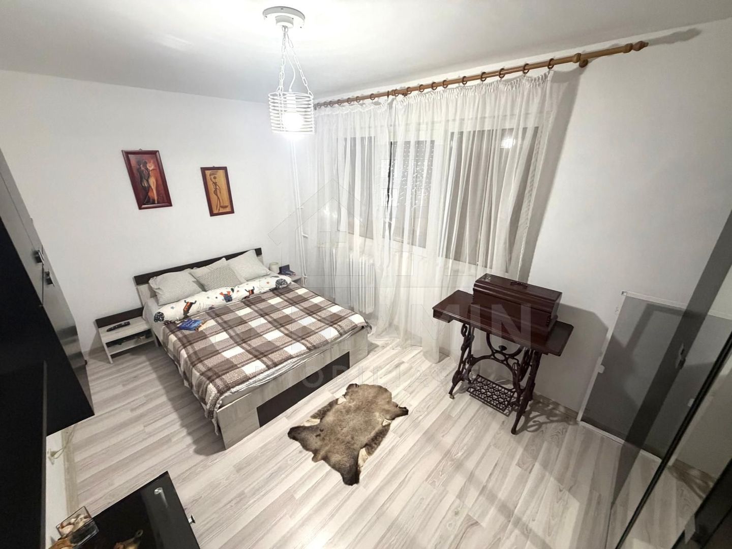 3 camere semidecomandat etaj 3 mobilat utilat - Valea Rosie - 69mp - Poză 3