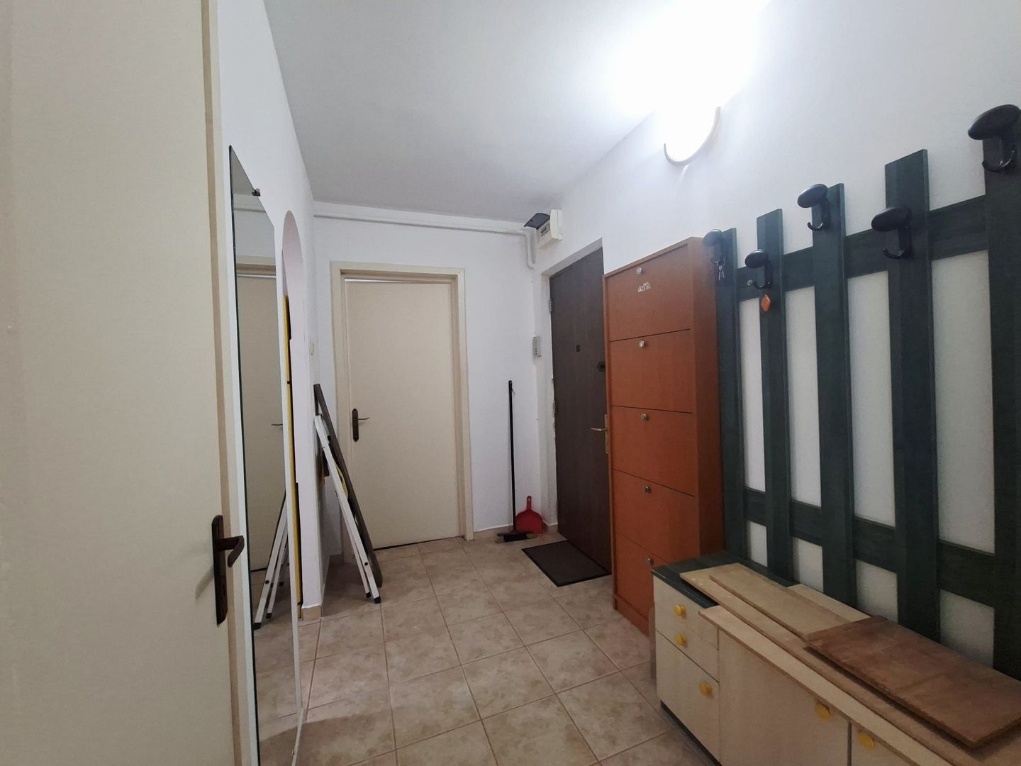 Apartament cu 3 camere, zona Piața Astra, etaj 1 - Poză 5