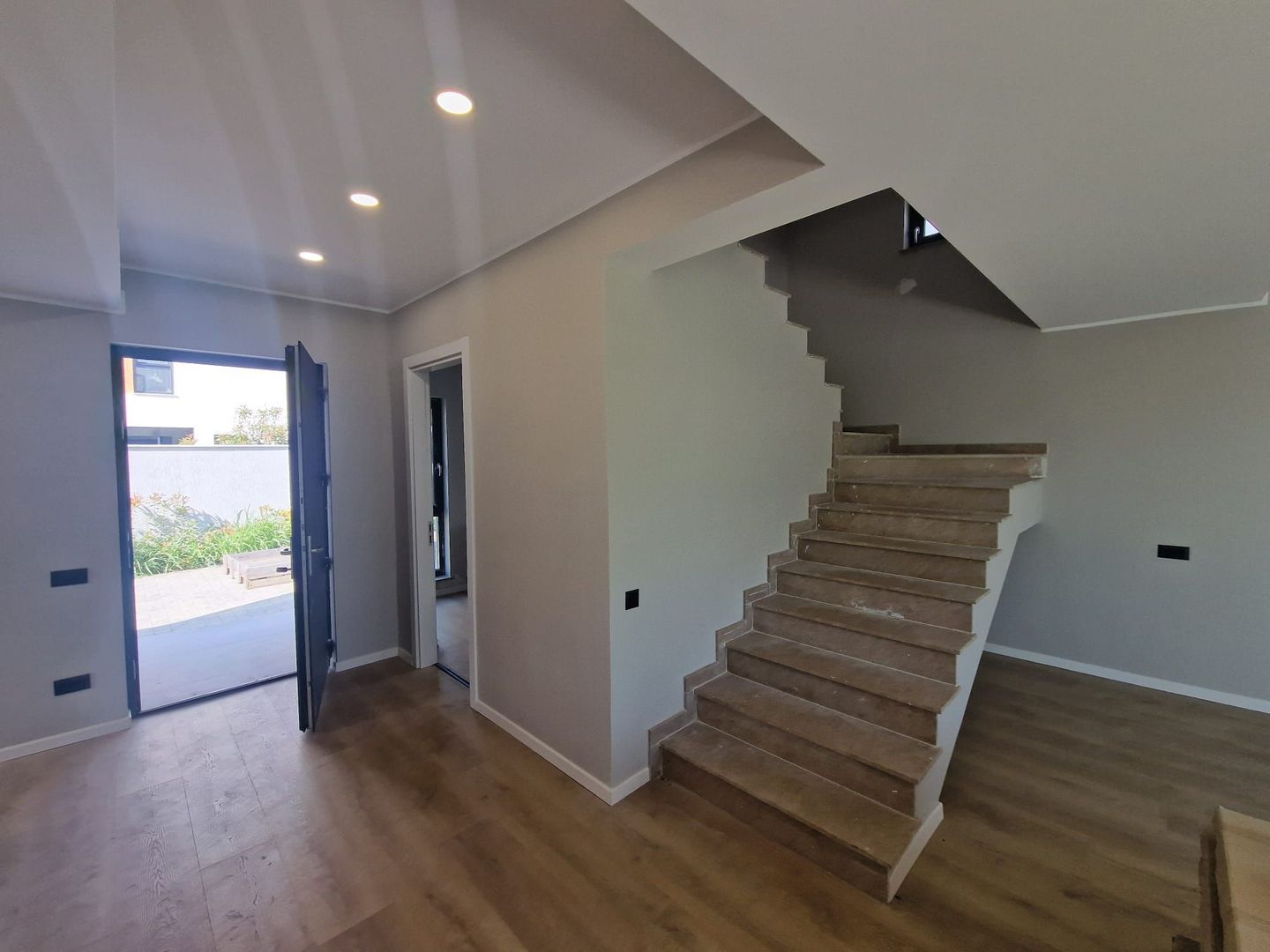 Casă nouă de vânzare lângă Pădurea Tunari – 5 camere, 306 mp teren - Poză 5