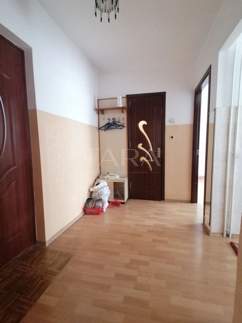 Apartament 2 camere, decomandat, zona Minerva, centrală proprie. - Poză 2