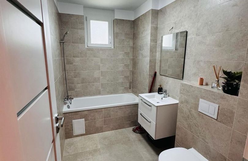 Apartament de inchiriat 3 camere 2 Baii Micalaca, parcare, bloc nou - Poză 6