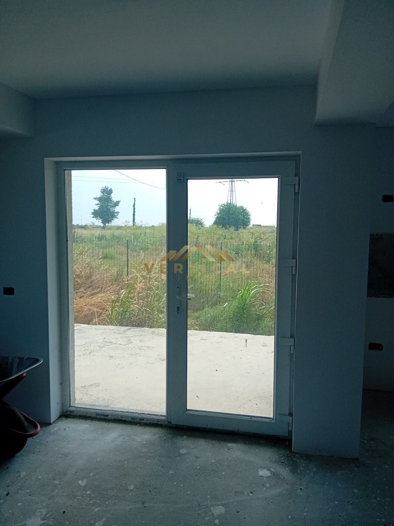 Casa  - spatioasa 3 camere  Vidra-Institut - Poză 8