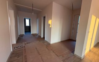 Casa individuala cu 4 camere in Mosnita Noua zona Castel - Poză 6
