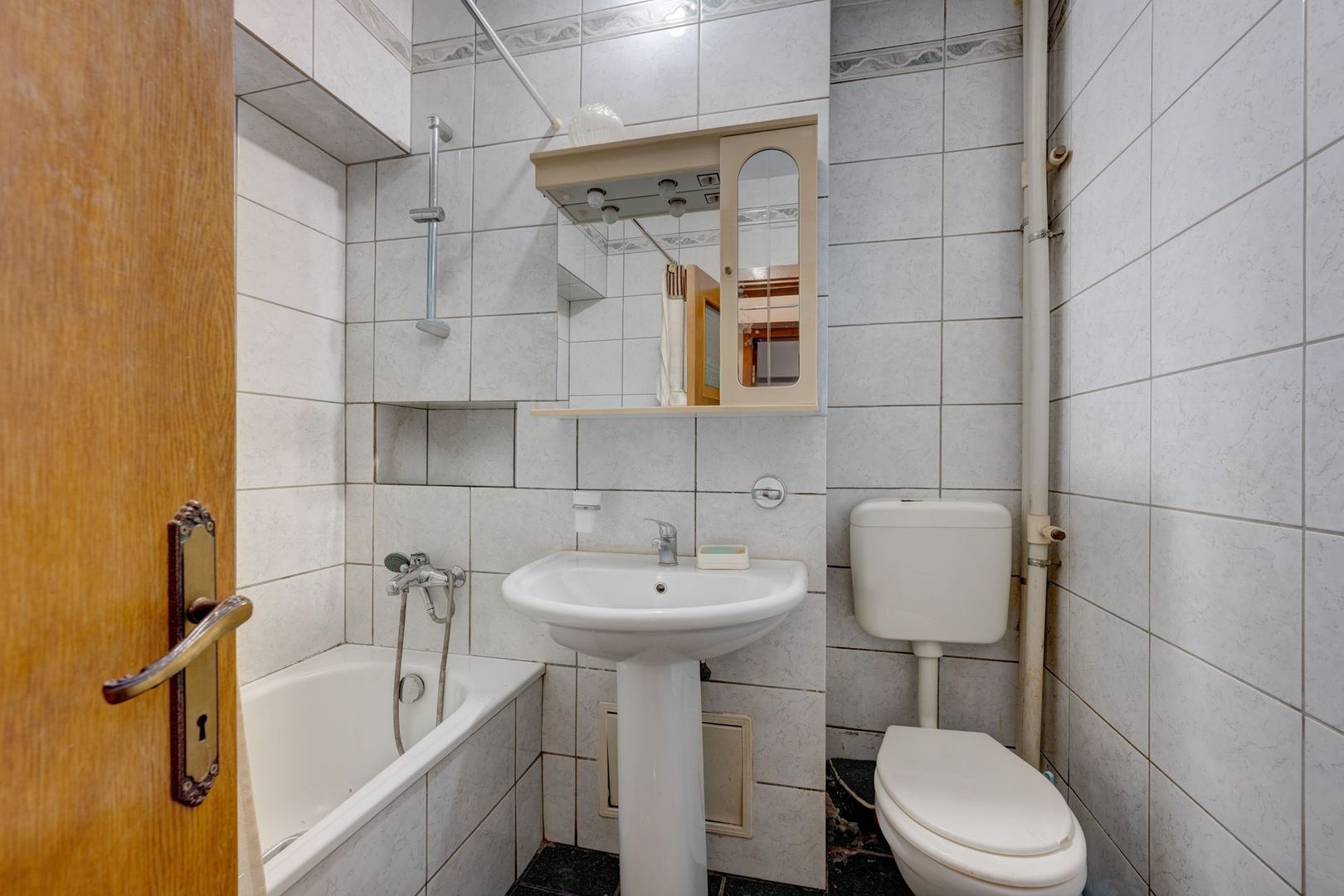 Oportunitate! Apartament 4 Camere 1 Minut Metrou Universitate - Poză 20