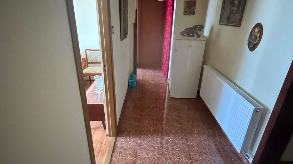 Apartament 3 camere, 70 mp utili, balcon, zona Cetate, Alba Iulia - Poză 2