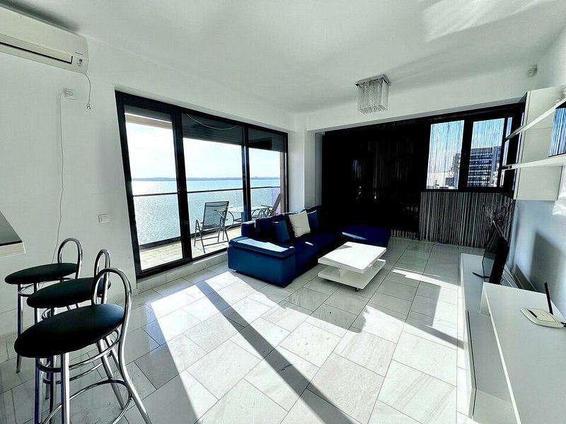 Apartament 2 camere Vila Sophia 1 - Vedere frontala la lac - - Poză 6