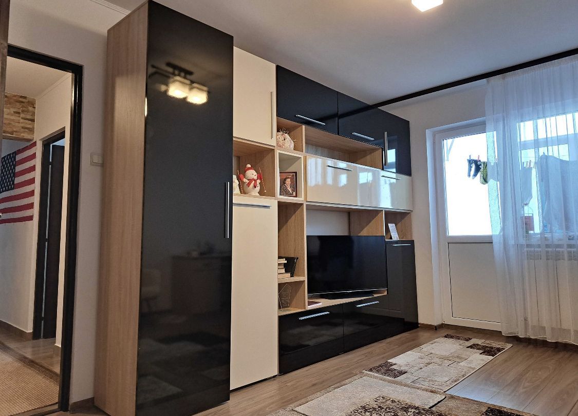 Apartament 3 camere Casa de cultura - Poză 1