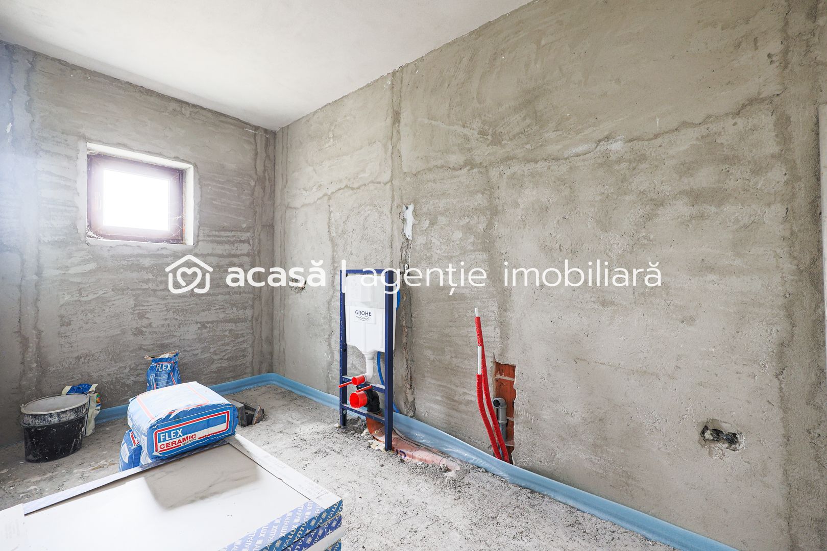 Casă nouă, impunătoare și luminoasă, construită cu griijă la detalii. - Poză 9