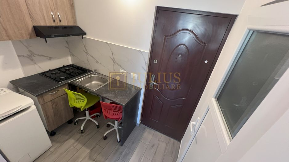 Garsoniera in zona UMT, amenajata modern. - Poză 8