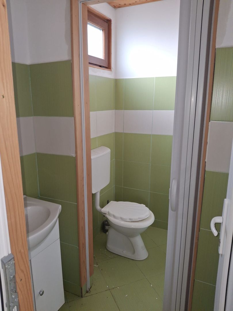 Casa cu 15 camere de vanzare in Bazna, Sibiu ( azil, pensiune) - Poză 3