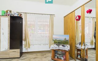 Casă la curte comună, zona Iosefin - Poză 1