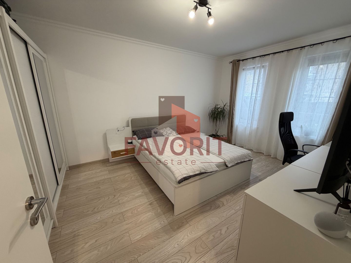 Disponibil imediat. Mobilat si utilat. Gradina proprie 29 mp - Poză 10