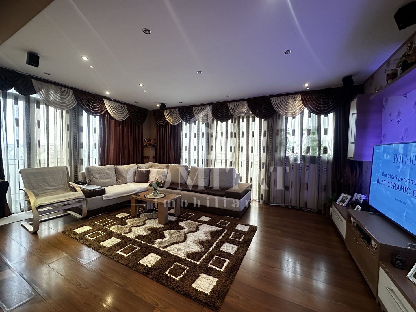 Apartament 3 camere | Scara interioară | Zona Str Porii - Poză 2