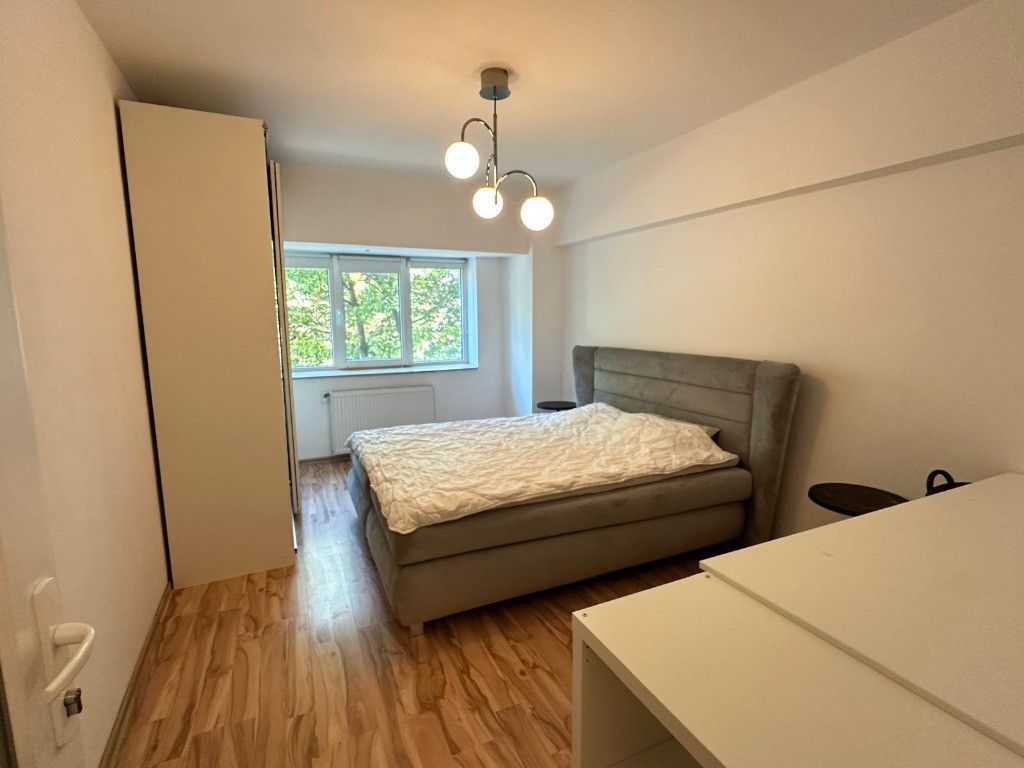 Apartament 3 camere de închiriat - Poză 2