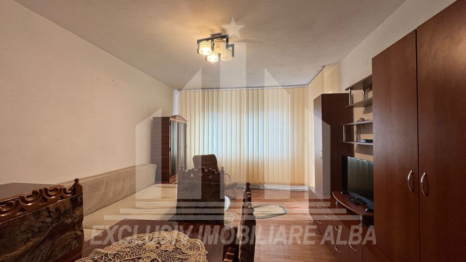 Apartament cu 3 camere decomandate, etaj intermediar, Ampoi 3 - Poză 1