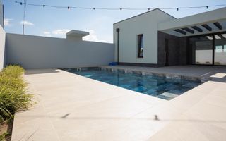 Vânzare, Casă Hi-Tech, 4 camere, str. Ion Suruceanu, Ialoveni - Poză 1