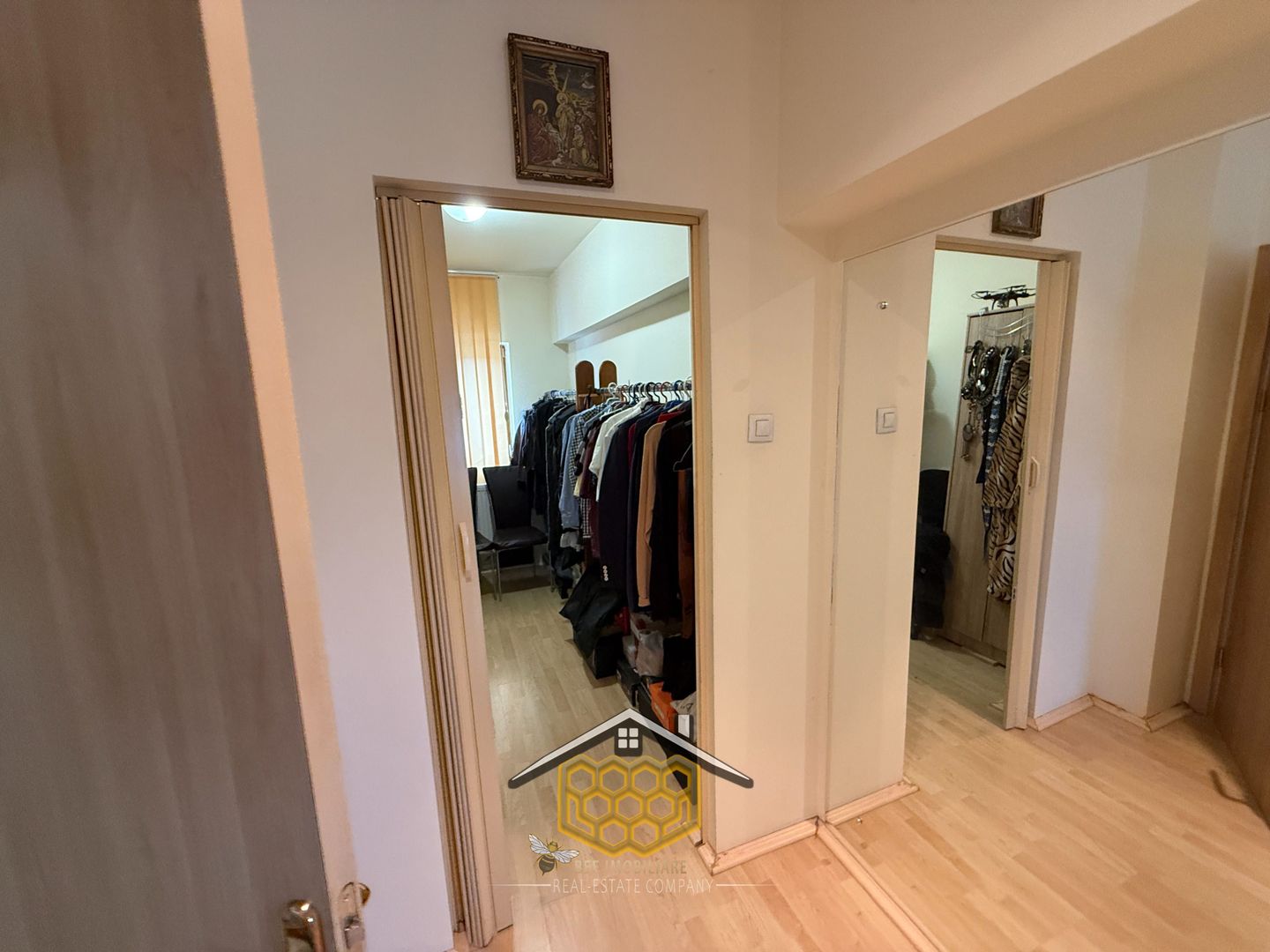 Casa P+1 cu garaj si 950 mp teren in Simnicul de jos - Comision 0% - Poză 9